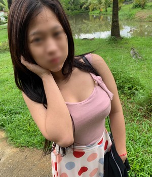 femme asiatique coquine Paris